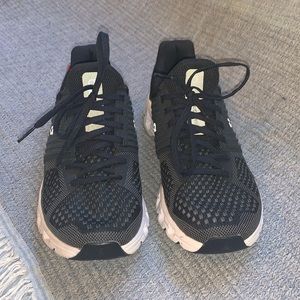 Women’s OnCloud Cloudswift running shoes